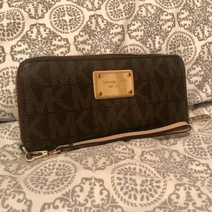 Michael Kors Wallet 💕